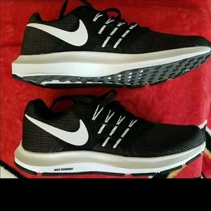 Nike running shoes comfort fit